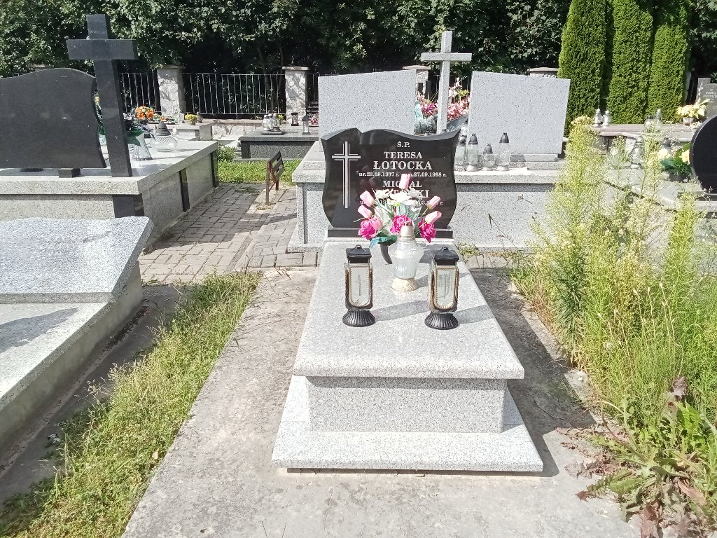 Grób MICHAŁ ŁOTOCKI