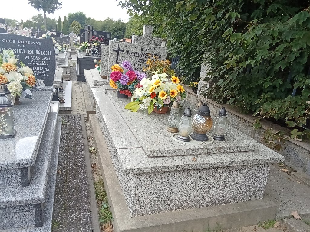 Grób MARIA ŁASINOWICZ