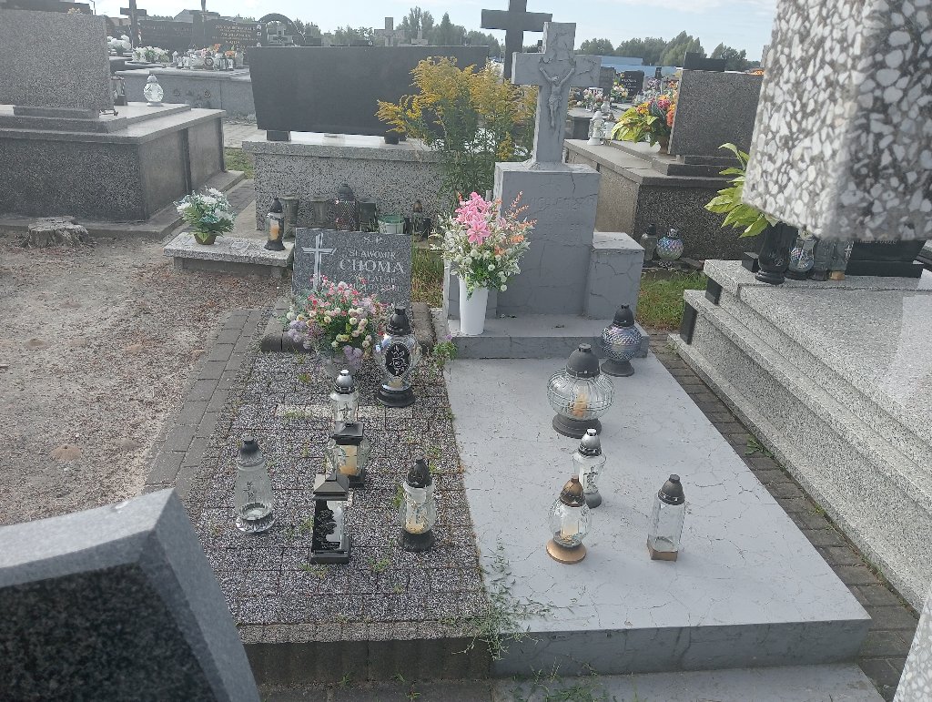 Grób SŁAWOMIR CHOMA