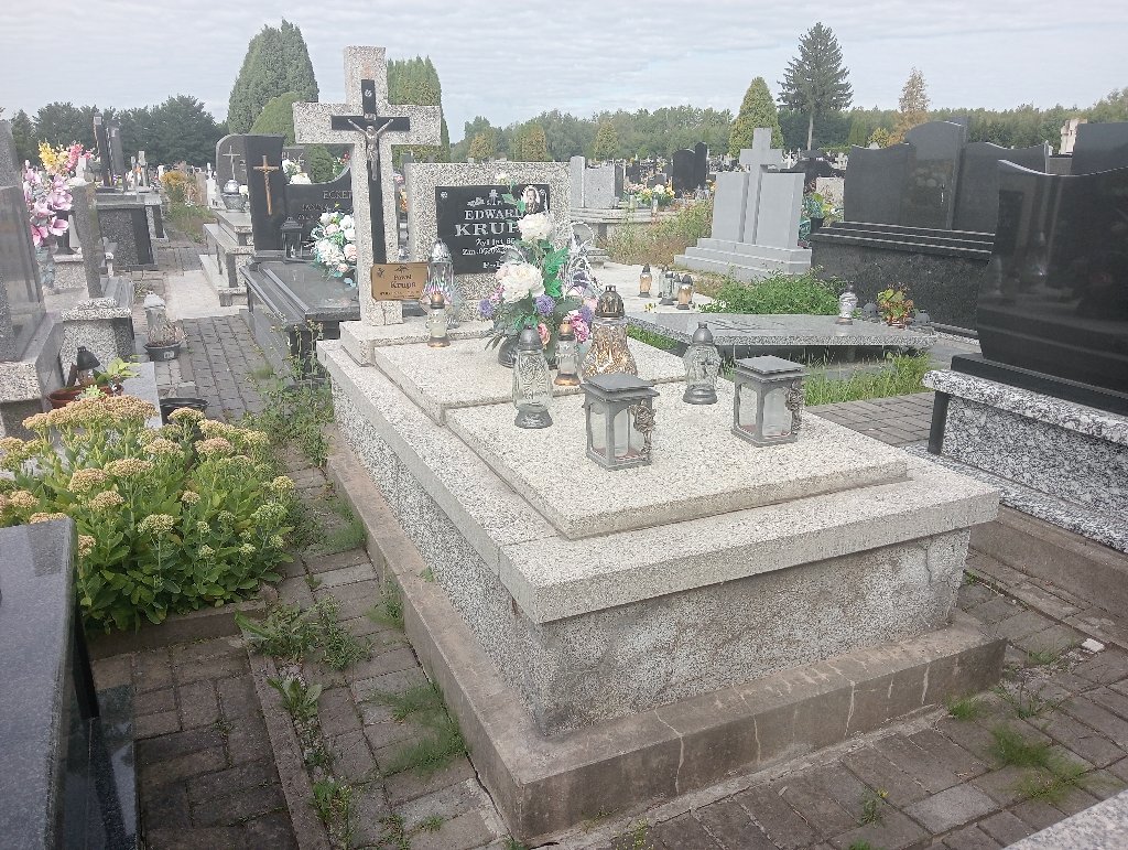 Grób EDWARD KRUPA